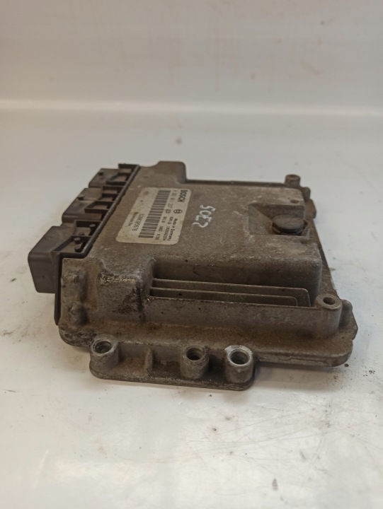 фото №5, Nissan primera p12 1.9 d блок управления двигателем (ecu) 0281011237 8200284704 8200305678
