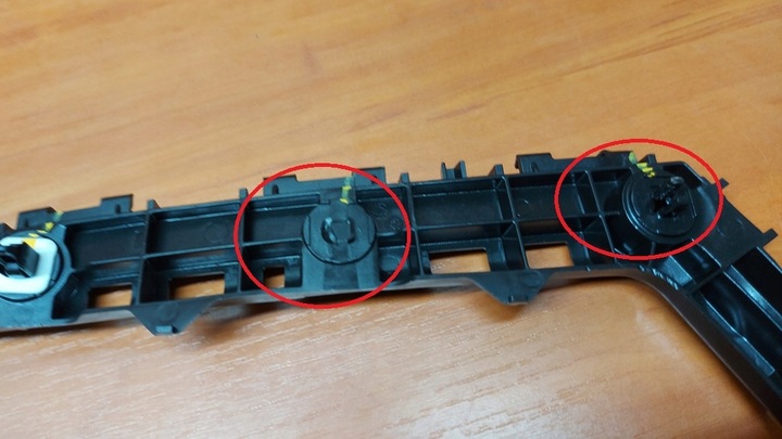 фото №13, Ковзун бампера правий зад toyota corolla e21 sedan 19-