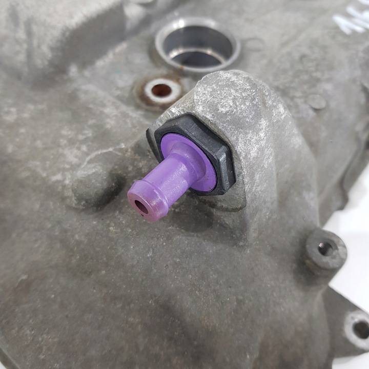 фото №7, Крышка клапанов dacia 1.6 sce h4m 132656341r