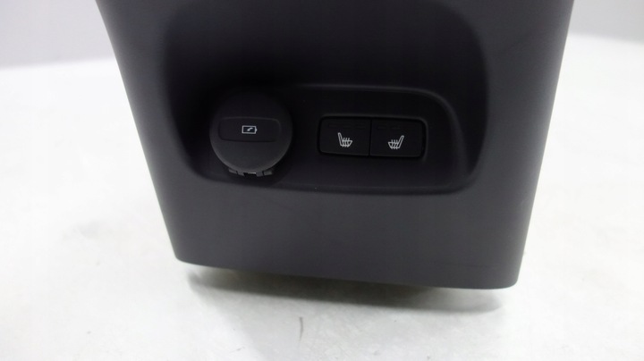 фото №14, Volvo xc40 сиденья диван обивка туннель