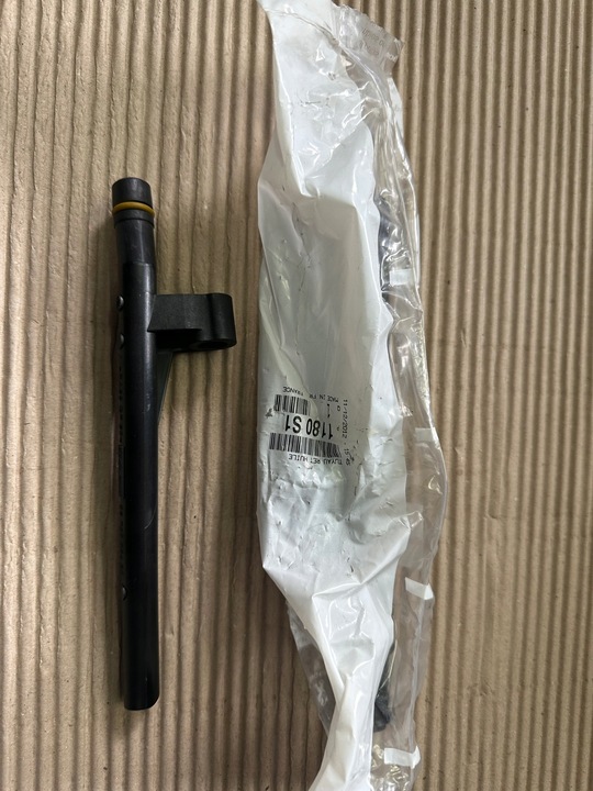 фото №1, Корпус щупа щупа масла peugeot citroen ds5 1.6 hdi 1180s1 9672022480