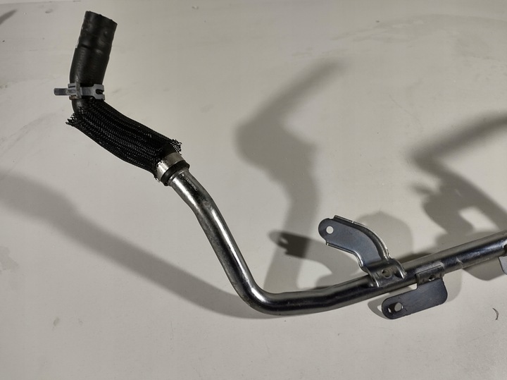 фото №2, Infiniti q50 2.2d 13- шланг трубка води