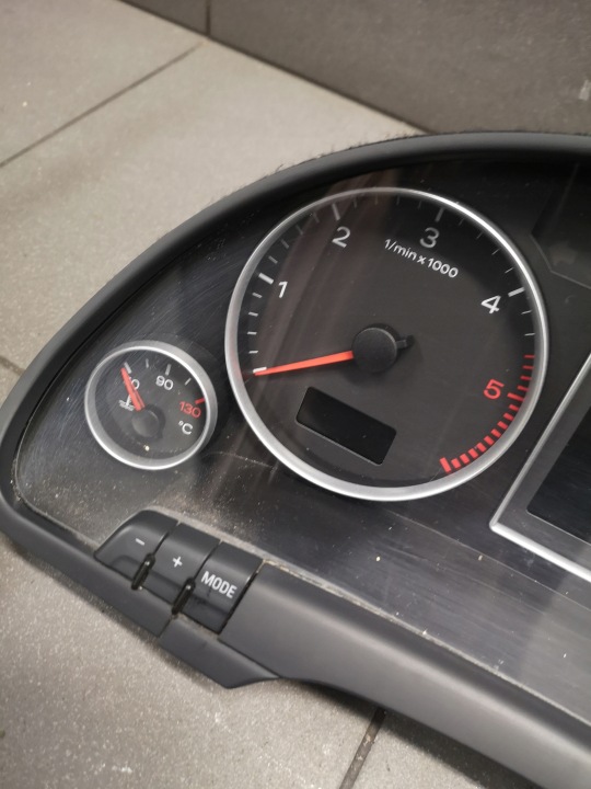фото №5, Панель приладів audi a4 b7 2.0 tdi uk 8e0920951lx