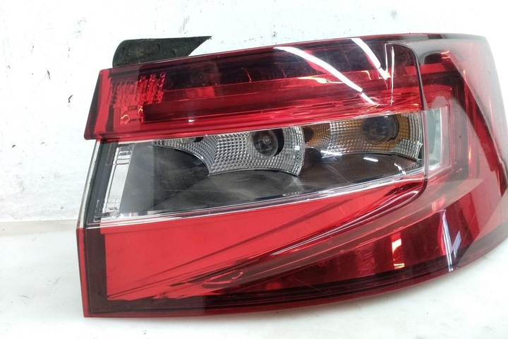 фото №8, Лампа права задня skoda superb i 3u4 3v5945208 1.97l дизель 2016