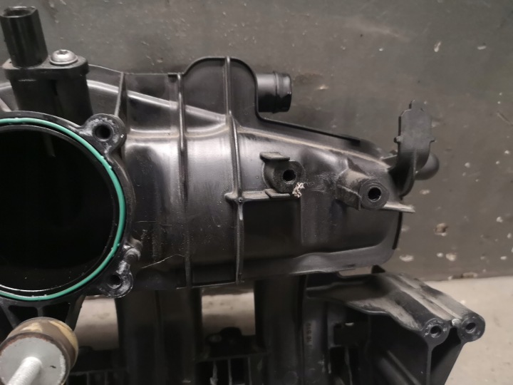 фото №5, Колектор впускний  audi a4 b7 2.0 tfsi bwe 06d133185t