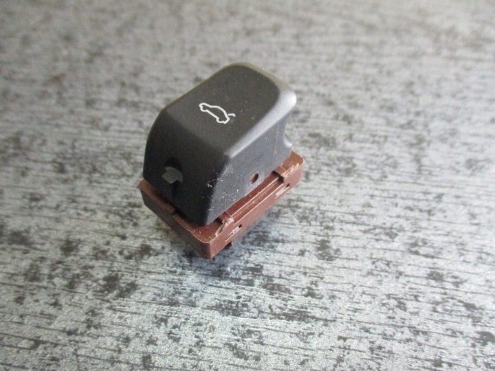 фото №12, Кнопка відкривання кришки багажника audi a6 c7 a8 d4 q3 4h0959831a