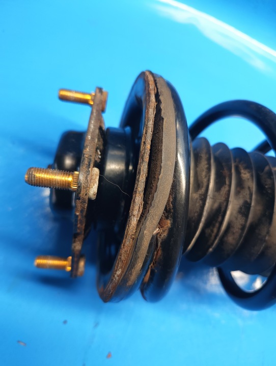 фото №6, Амортизатор праве перед передній mazda tribute i 00-04r. 2.0 16v