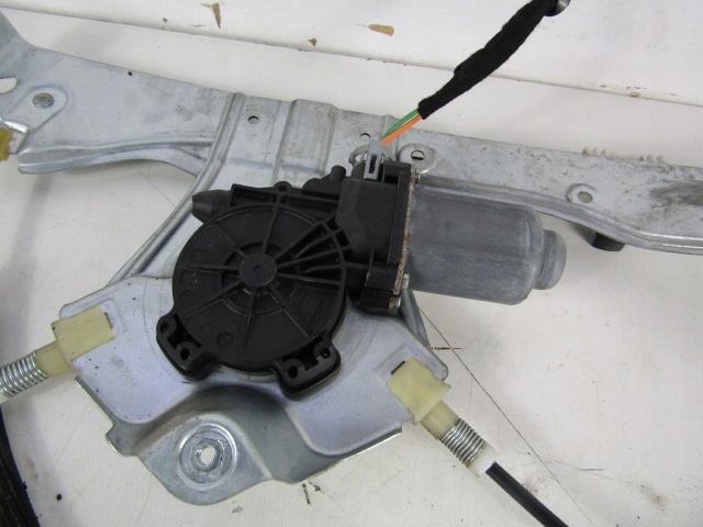 фото №7, Renault clio iii механизм стёкла электрический перед левый 8200291145 универсал