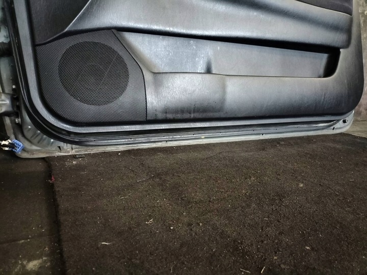 фото №8, Дверь комплектные правый перед 3d toyota corolla e12 1c3