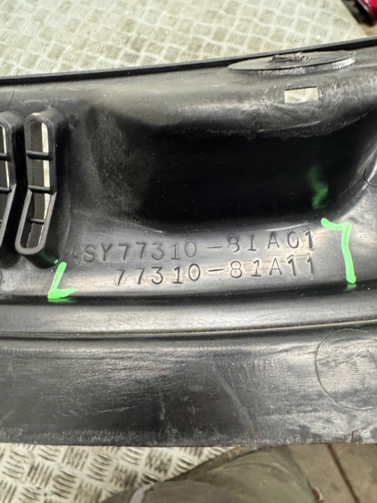 фото №10, Панель под лобовым стеклом suzuki jimny iii 77310-81a01 77310-81a11