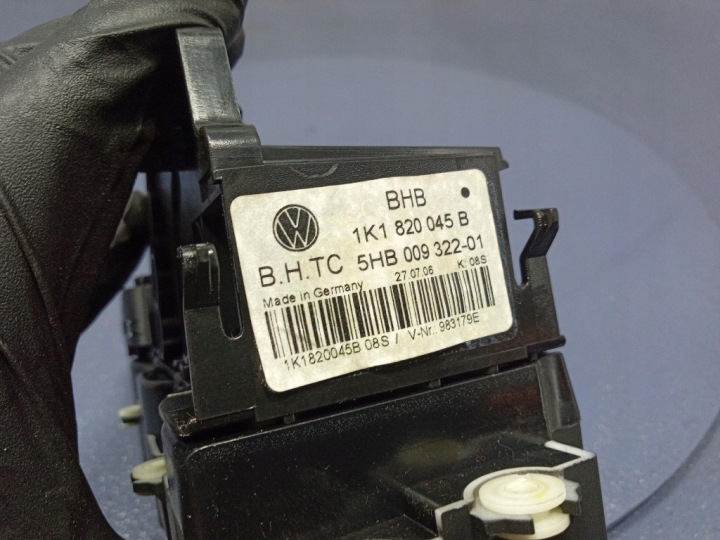 фото №8, Vw jetta v 05-11 перемикач кондиціонера i повітропровід 1k1820045b