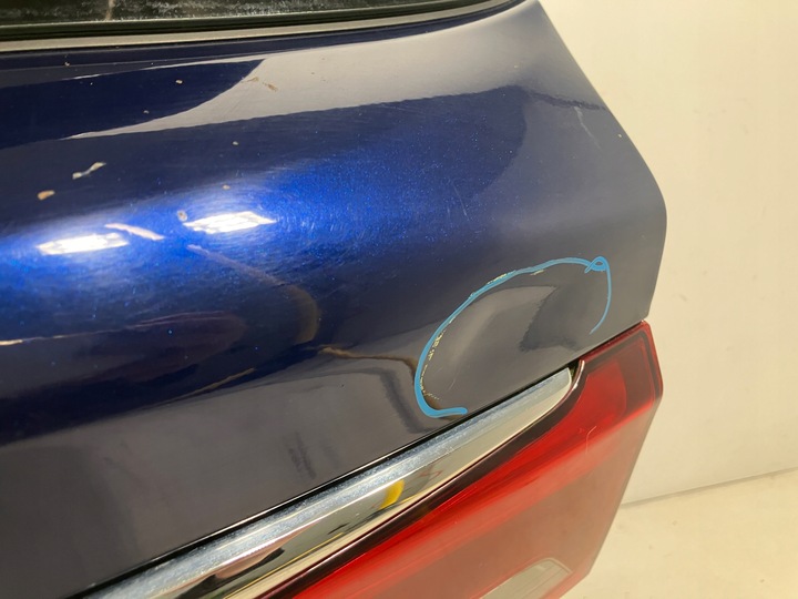 фото №13, Avensis t29 t27 рестайлінг універсал кришка кришка багажника 8t5 світла скло англієць