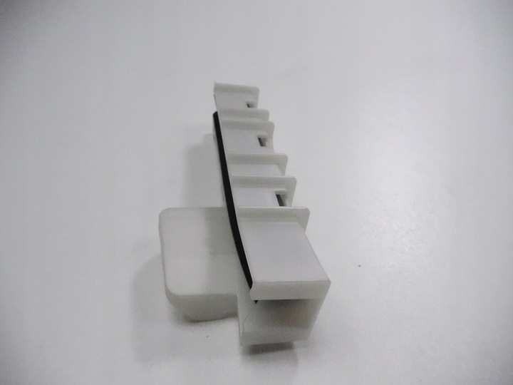 фото №8, Крышка рычаг замка дверь задних правых jeep renegat 68268764aa