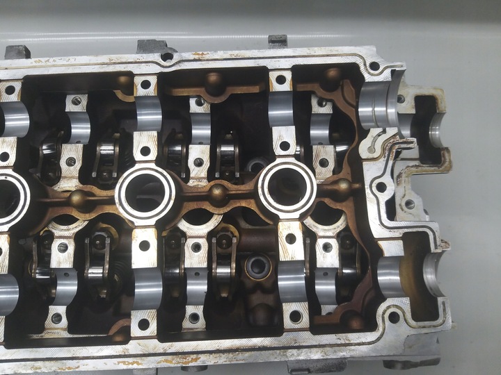 фото №11, Головка двигуна a4 b6 awa 2.0 fsi bvy 150km a4 golf leon b6 06d103373al