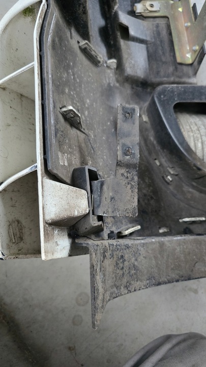 фото №9, Atego 2 рестайлинг комплектная капот решётка решётка радиатора уголки уголок кабины