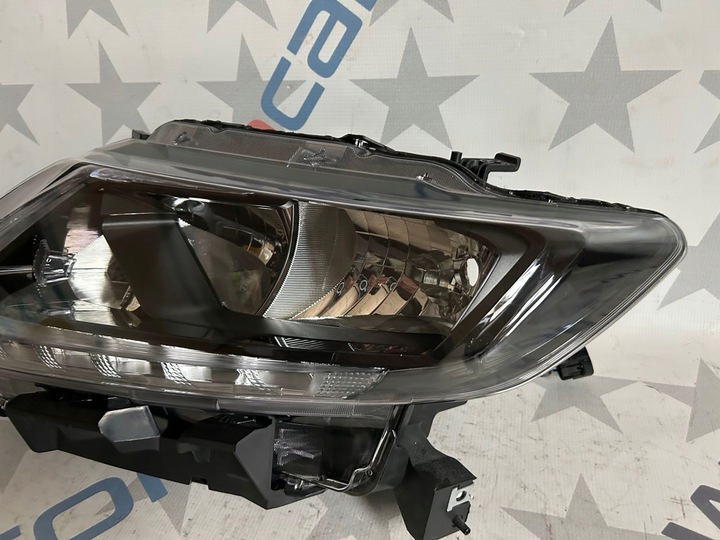 фото №8, Nissan x-trail t32 2016 левая сторона лампы передние