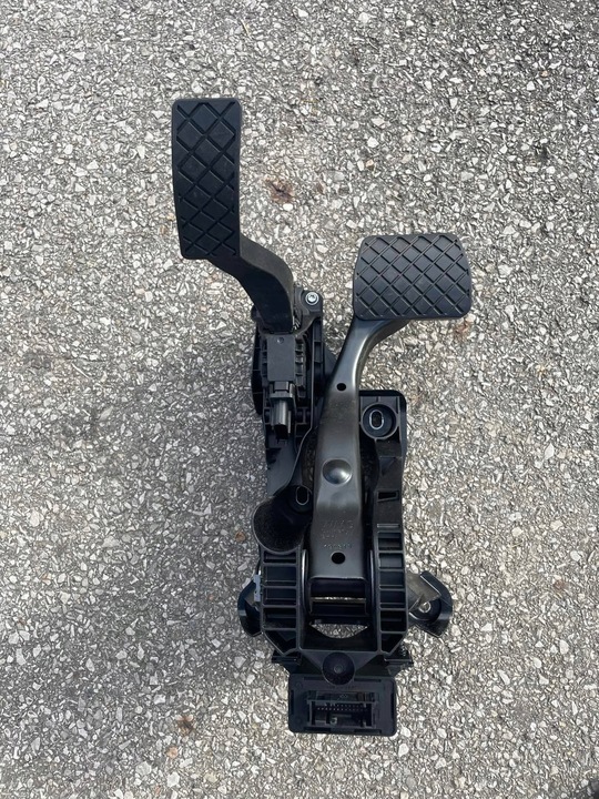 фото №1, Vw passat b8 каркас з pedałami gaz ham 5q1723058