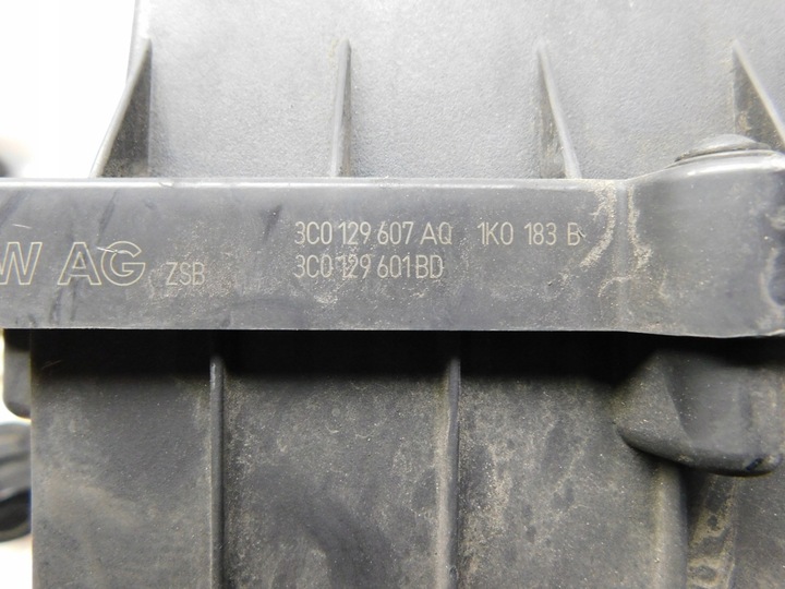 фото №12, Корпус фільтра повітря 3c0129607ab 3c0129601bk audi a3 8p golf v 1.9 tdi