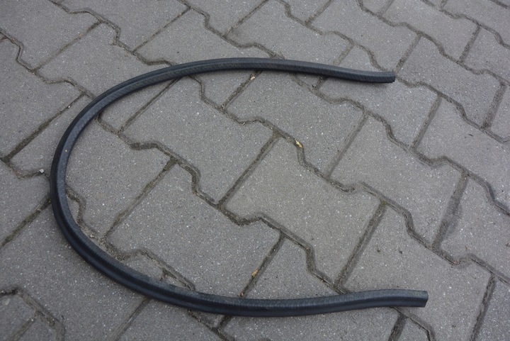 фото №7, Прокладка бампера капота audi tt 8j 8j0823731