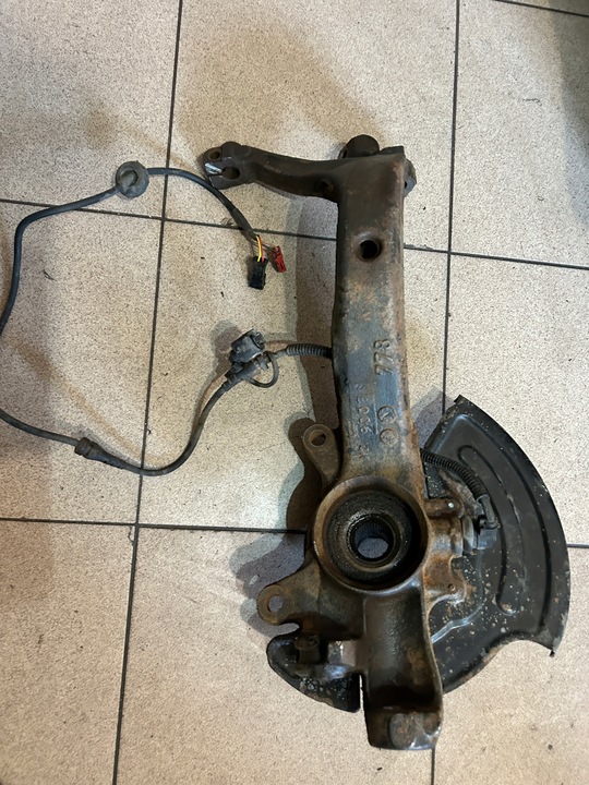 фото №11, Поворотный кулак ступица левая перед vw passat b5 w8 audi a6 c5 pod большой суппорт
