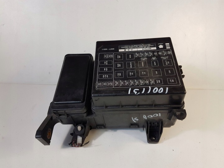 фото №10, 2006 toyota land cruiser j100 коробка предохранителей комплектная 8267760011