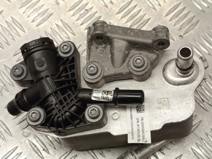 фото №10, Bmw (oem) 8580419 x3 g01 3' g20 5' g30 g31 радиатор масла коробки