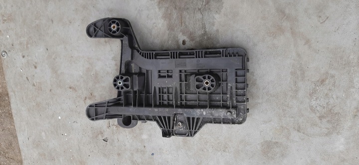 фото №5, Основание акумулятора volkswagen tiguan i 1k0915333