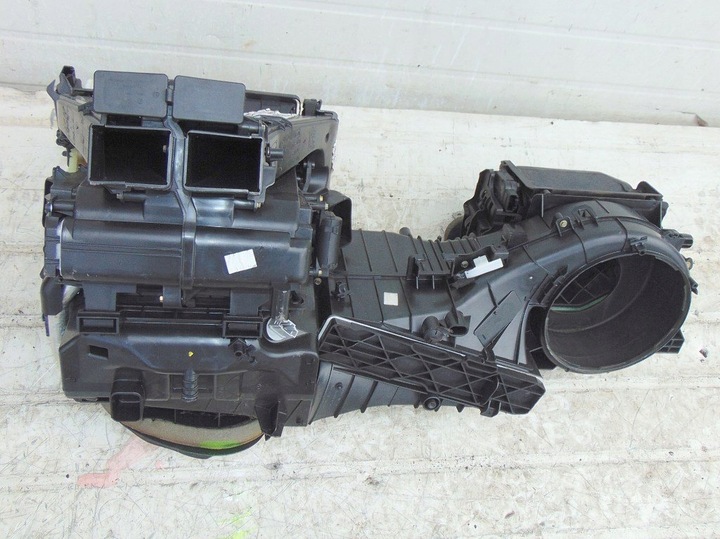 фото №8, Audi a3 ii 8p 3d 2.0fsi 04r отопитель valeo eu