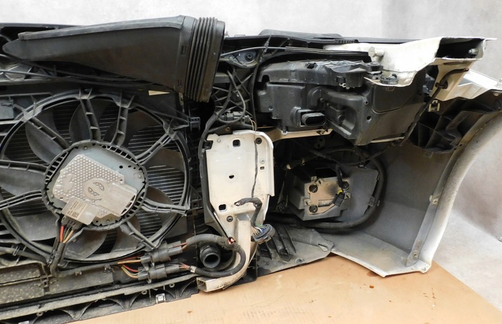 фото №12, Audi a7 c7 4g8 комплектний перед бампер лампи капот pas ls9r повний led радари