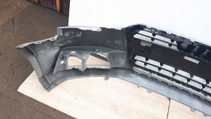 фото №11, Audi a4 8w0 15- бампер передній решітка 8w0807437