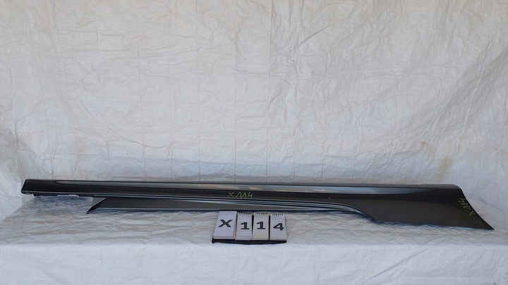 фото №1, Mwecedes c-klasa w205 amg накладка планка порогова права