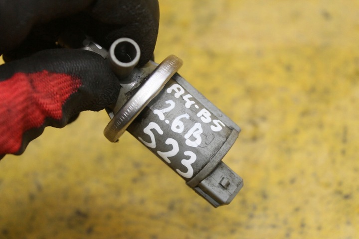 фото №7, Клапан вакуум a4 b5 070133517e