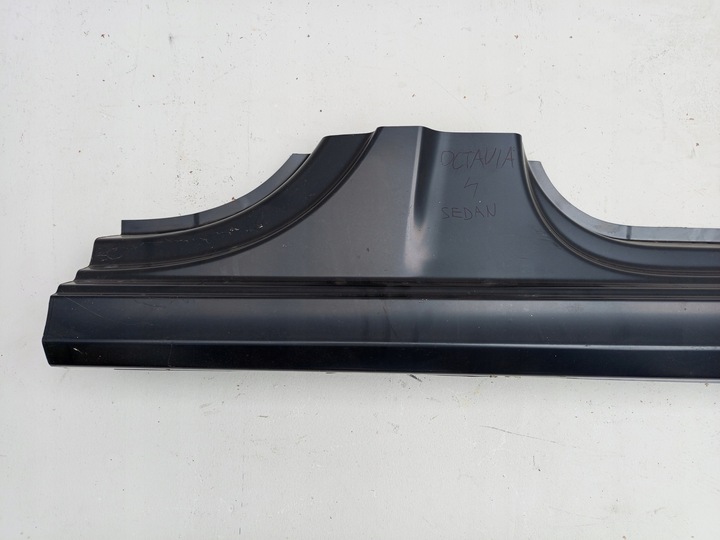фото №5, Skoda octavia iv 4 2020- поріг стійка обшивка ліві лівий зад 5e6809601d