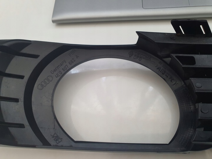 фото №8, Audi a8 d3 решётка решётка бампера 4e0807681a левая оригинал