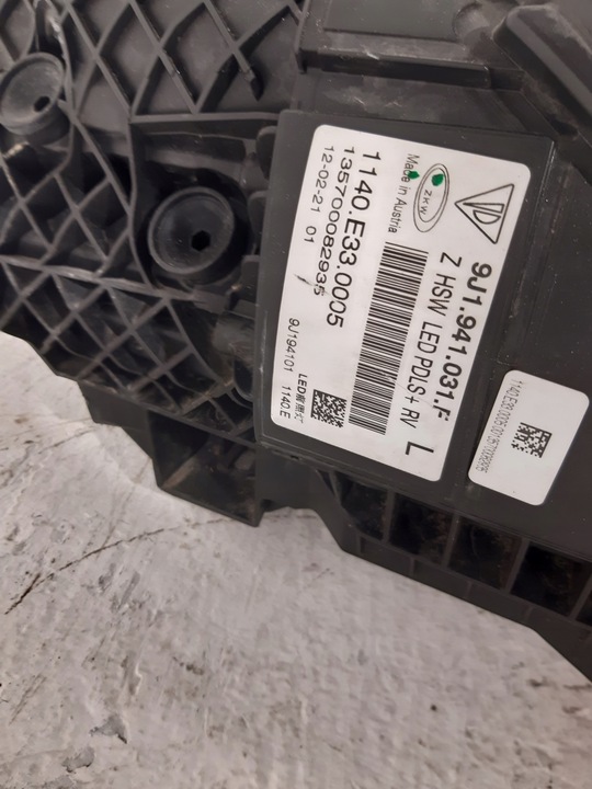 фото №9, Porsche taycan 9j1 лампа левая полный led левый