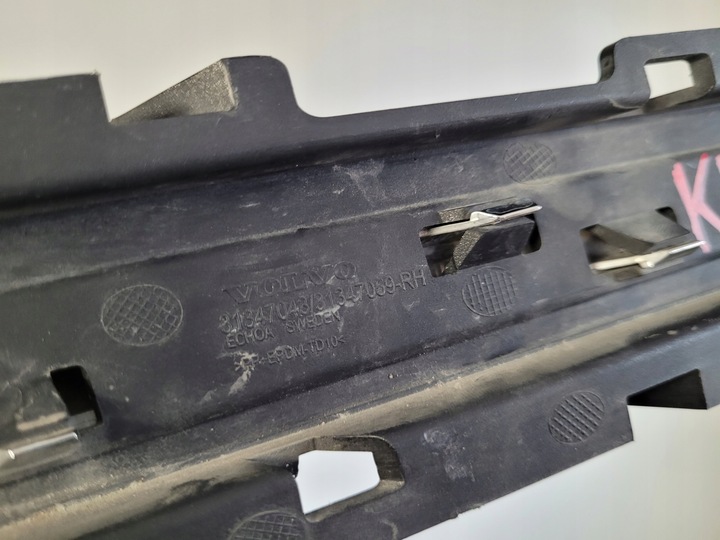 фото №8, Volvo v40 рестайлинг решётка з хром заглушка бампера правая хром 31347043 oem