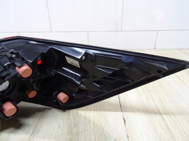 фото №8, Фара правое зад toyota rav4 v 81550-42230 llu