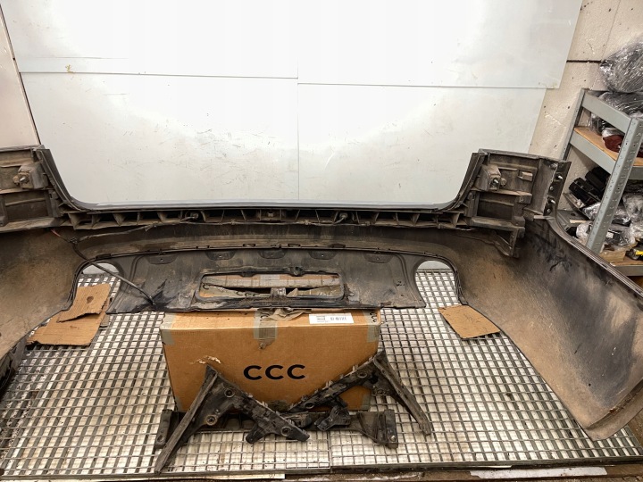 фото №16, Задній бампер audi a6 c6 allroad 4pdc pod hak + ковзани комплектний