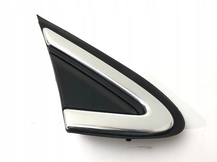 фото №1, Трикутник заглушка крило права volvo v40 12-22