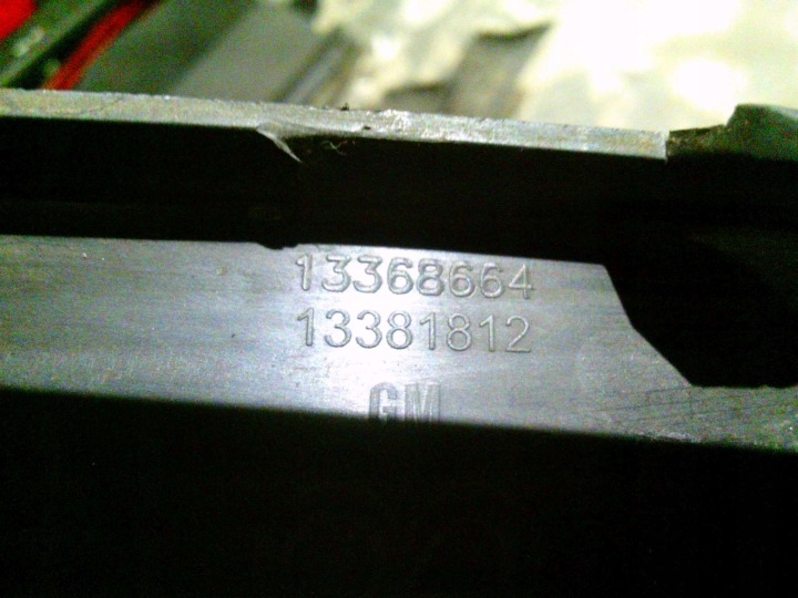 фото №8, Opel astra j рестайлинг 13r молдинг накладка бампера перед 13368664 13381812