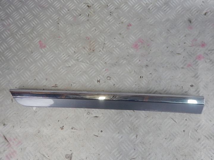 фото №1, Vw passat b8 права планка na двері зад