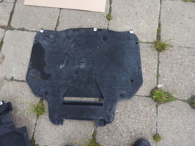 фото №1, Audi q7 ii захист двигуна оригінал 4m0825236a