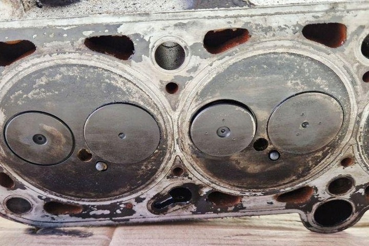 фото №8, Головка двигуна vw passat b5 3b2 028103373n 1.9l дизель 81kw 1997