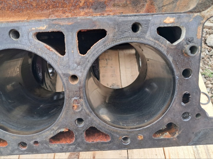 фото №5, Блок  двигуна mercedes 107 sl slc 450 117,982 1170110401