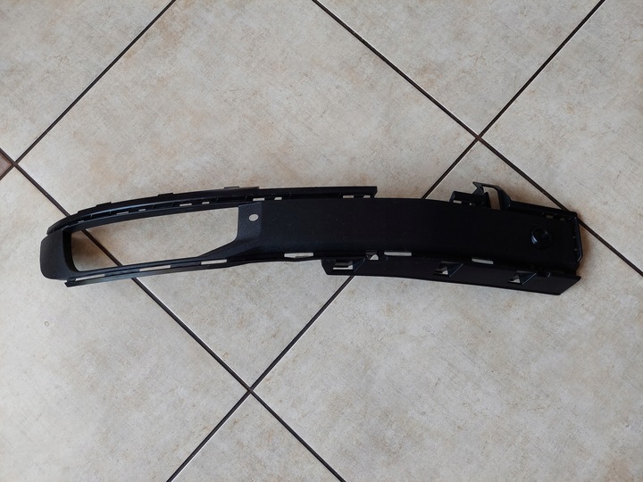 фото №9, Решётка бампера - правая - vw transporter t6