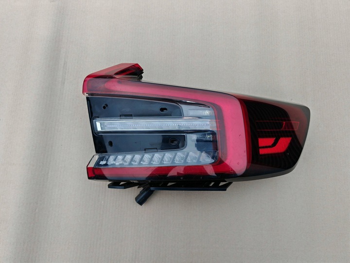 фото №1, Volvo c40 21-25 права лампа задня зад