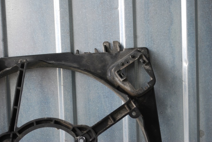 фото №5, Корпус вентилятора nissan note 1.4b 1831443000