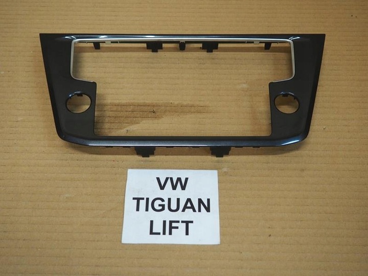 фото №1, Рамка заглушка радио vw tiguan 5na858071c