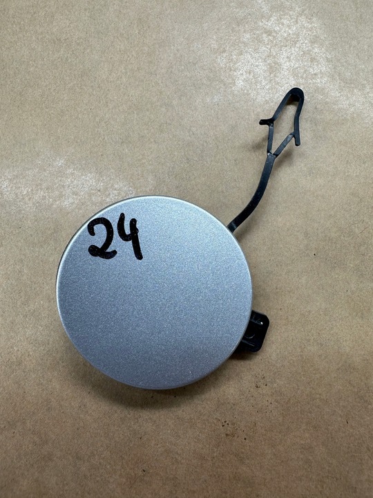 фото №1, Vw passat b8 рестайлинг универсал заглушка фаркоп бампера зад