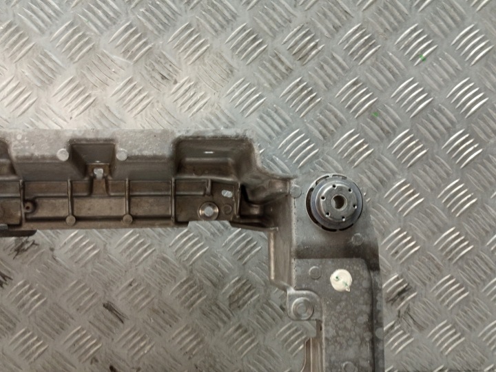 фото №15, Bmw (oem) 5a075d6 i4 g26 i3l g28 кронштейн держатель компрессора кондиционера